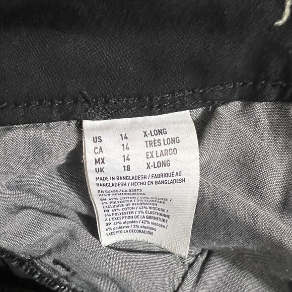 American Eagle Women's Super Stretch X Black Distressed Knee Jegging Jeans - Picture 8 of 9